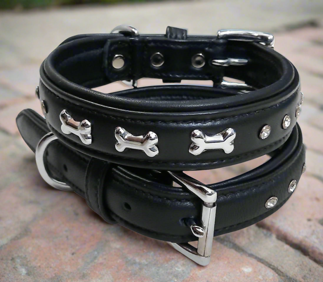 Pfoetchenwelt leder Hundehalsband verziert mit Knochen
