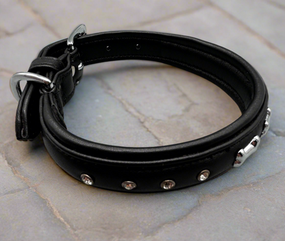 Pfoetchenwelt leder Hundehalsband verziert mit Knochen