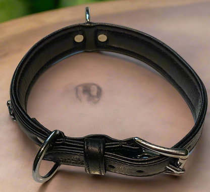 Pfoetchenwelt leder Hundehalsband mit Strassknochen